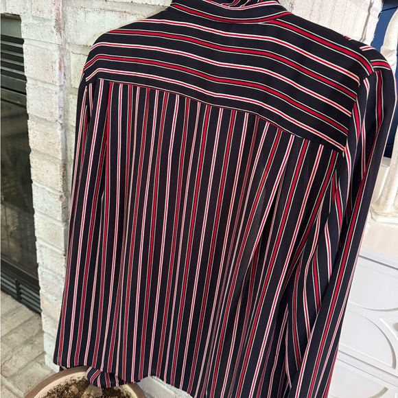 Silky Blouse perfect for work or casual day - Picture 2 of 3